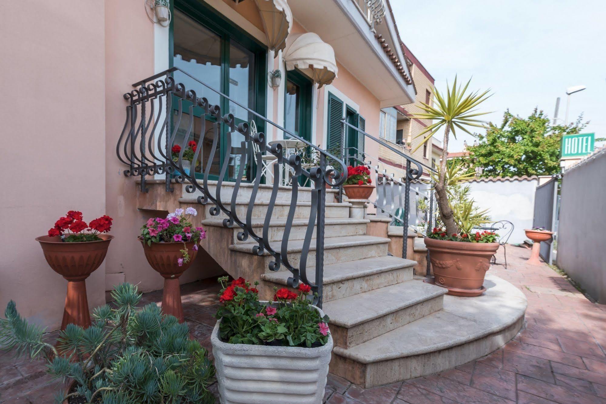 Hotel La Villetta Fiumicino Exterior photo