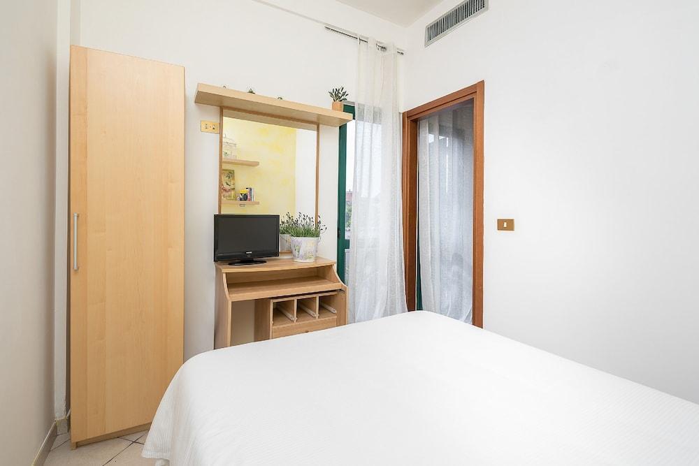 Hotel La Villetta Fiumicino Exterior photo
